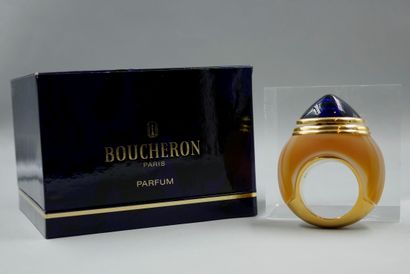 null Boucheron. Flacon en forme de bague. PDO. Coffret titré H.6cm