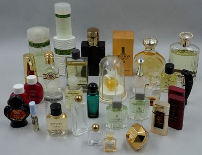 null 
Lot including 32 homothetic miniature bottles without boxes with PDO, including...