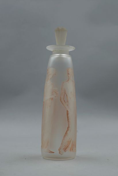 null COTY RENÉ LALIQUE " Antique Amber "

Satin glass bottle, conical belly decorated...