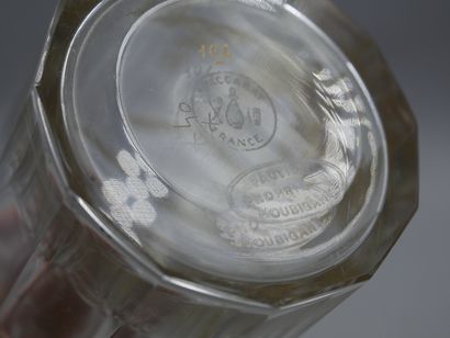 null HOUBIGANT

Flacon en verre, modèle carafon d’inspiration 18ème siècle, en partie...