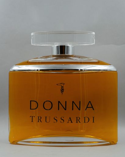 null TRUSSARDI " Donna "

Dummy bottle, giant decoration, made of glass. Silver stopper....