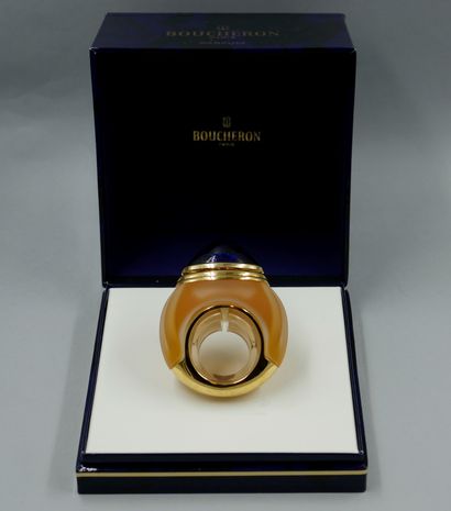 null Boucheron. Flacon en forme de bague. PDO. Coffret titré H.6cm