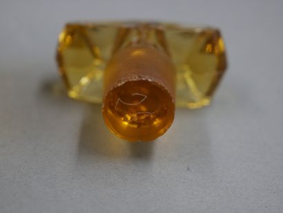 null GUERLAIN

Exceptional Baccarat crystal bottle, heart stopper model. Prototype...
