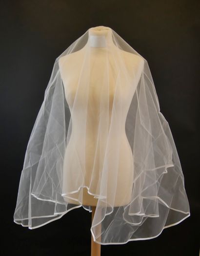 null PRONUPTIA Ivory silk wedding dress model Miss MATHEA - With her satin veil -...