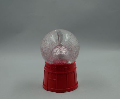 null CHRISTIAN LOUBOUTIN 2020 - Snow globe featuring a stilleto overhanging a red...
