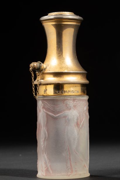 null LALIQUE " Le Parisien "

Moulded pressed glass spray bottle with round section....