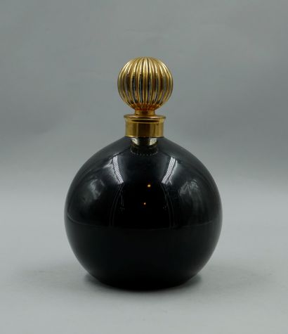 null LANVIN " Arpège "

Glass bottle, black ball model. Decorated on one side, gold...