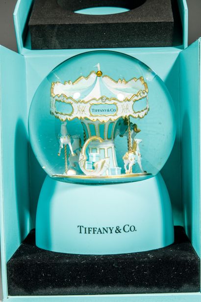 null TIFFANY Co - Musical snow globe featuring a winding carousel, Korea 2019 Edition...