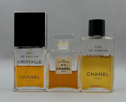 null CHANEL

Lot including a bottle " N°5 ", eau de parfum PDO ½. H :9cm. 2 spray...