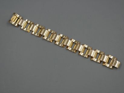 null Bracelet TANK souple en or jaune 18k à maillons articulés - Années 1940 - Poids...