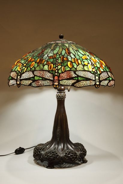 null 
Très importante lampe Style de Louis Comfort TIFFANY (1848-1933) - Abat-jour...