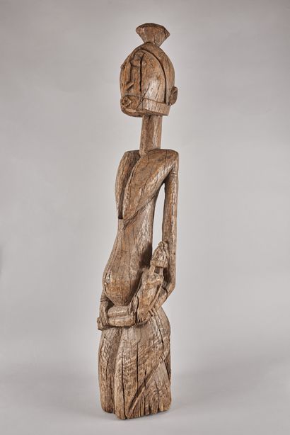 null AFRIQUE DE L'EST DJORAI - Sculpture en bois naturel représentant une femme et...