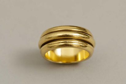 null PIAGET - Wedding band in 18k yellow gold including a mobile ring - Signed -...