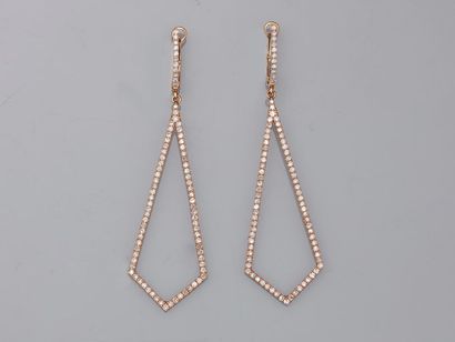 null Pair of 18k pink gold trapezoidal earrings paved with diamonds - PB: 4,50gr...