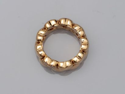 null CARTIER circa 1995 - Ring in 18k yellow gold with two lines of hearts nested...