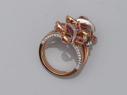 null Ring in 18k pink gold the ring with triple lines surmounted by pink sapphires...