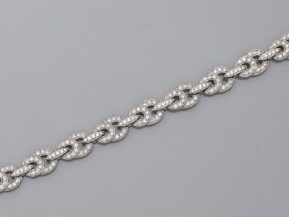 null Bracelet articulé en or blanc 18k à maille géométrique ajourée pavée de diamants...