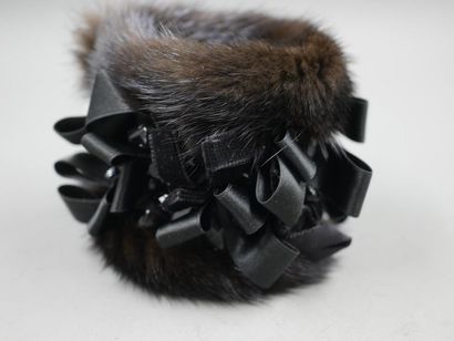 null Isabelle CANOVA - Mink cuff bracelet topped with a black silk ribbon and pearls...