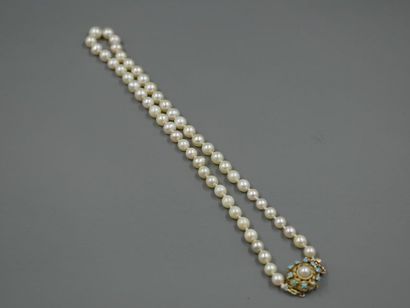 null Necklace of falling cultured pearls - Circular clasp in 18k yellow gold set...