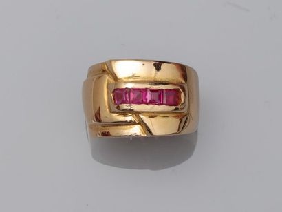 18k yellow gold band ring decorated with...