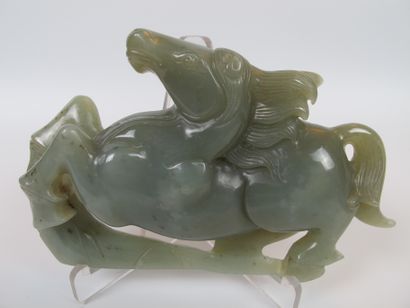 null Statuette en jade du cheval céleste « Fei Ma », le Pégase chinois. Néphrite...