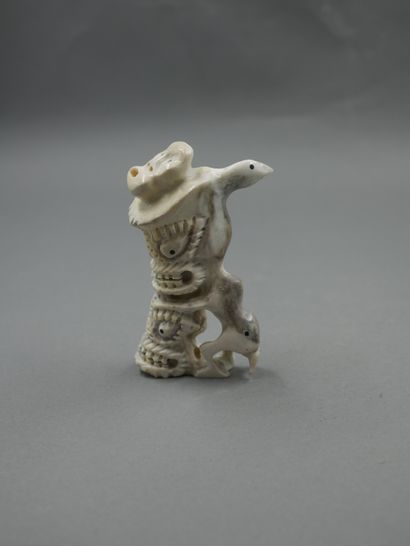 null Sculpture eskimo du Groënland représentant un totem miniature aux esprits tutélaires....