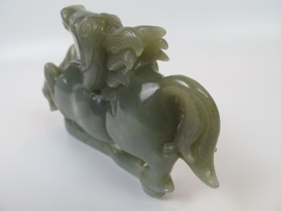 null Statuette en jade du cheval céleste « Fei Ma », le Pégase chinois. Néphrite...