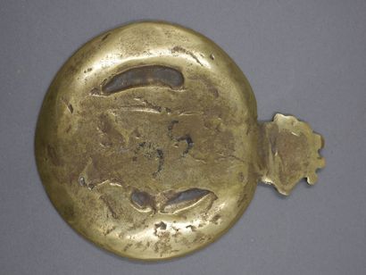 null Vide poche aux dragons. XIXè s. Bronze doré. 

L : 14 cm.