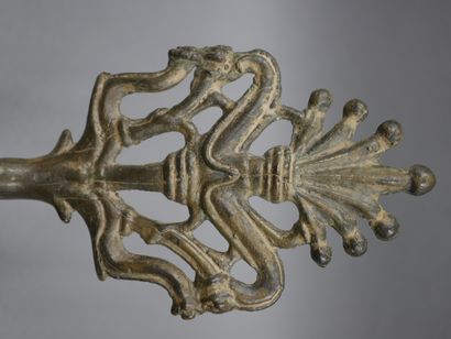 null Lampe à huile en bronze. Style paléochrétien romano-byzantin. 

L : 23 cm.