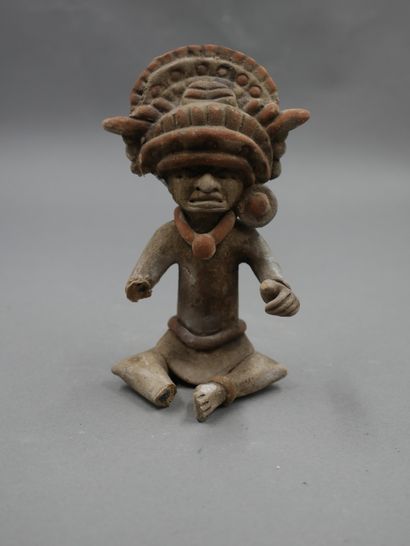 null Prêtre style teotihuacan. Terre cuite. Manques. 

H :14 cm.