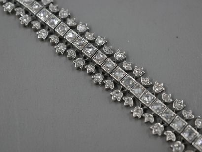null Bracelet souple en or blanc 18k orné d'une ligne de diamants taillés en rose...