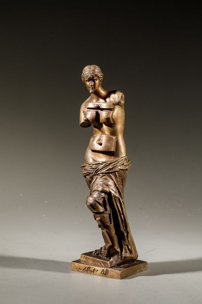 null 
Salvador DALI (1904-1989) (d'après) - Grande Vénus de Milo aux tiroirs - Bronze...