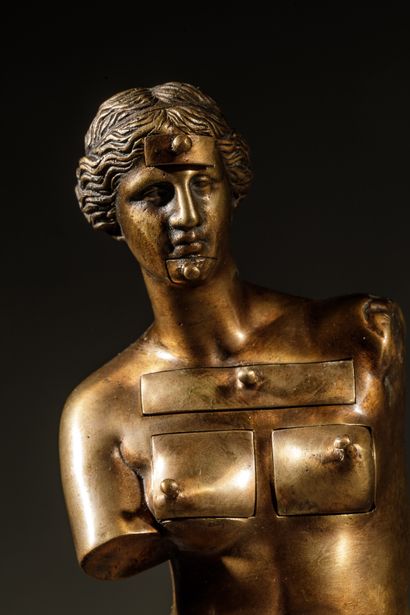 null 
Salvador DALI (1904-1989) (d'après) - Grande Vénus de Milo aux tiroirs - Bronze...