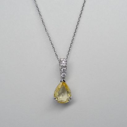 null Pendentif en or blanc 18k orné d'un saphir jaune taille poire de 1,50cts environ...