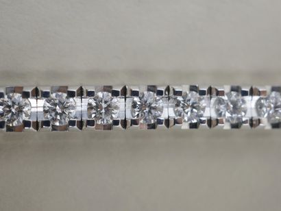 null Line bracelet in 18k white gold set with 38 brilliant cut diamonds for a total...