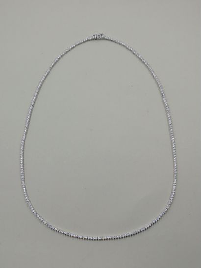 Articulated necklace in 18k white gold entirely...