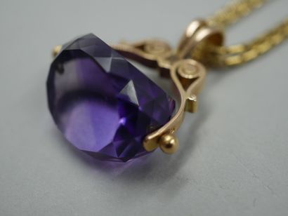 null Long necklace in 18k yellow gold with a rotating amethyst pendant (Dimensions...