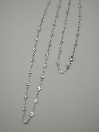 null Necklace in 18k white gold set with 66 diamonds for a total weight of 5,84cts...