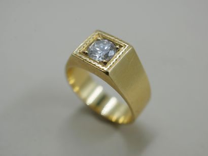 null Bague chevalière en or jaune 18k sertie d'un diamant de 0,50cts environ - PB...