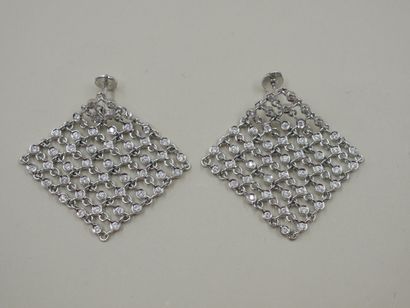null Pair of 18k white gold drapery earrings with diamonds for 3cts - PB : 16gr -...
