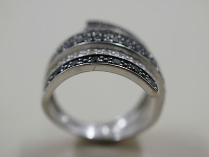 null Band ring in 18k white gold set with diamonds and black diamonds - PB: 5,05gr...