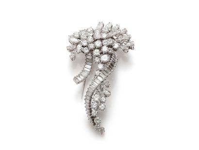null Superb 18k white gold sheaf brooch entirely set with brilliant cut diamonds,...