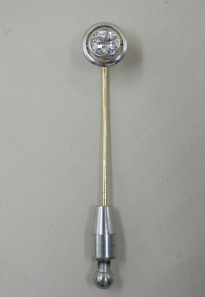 null White gold tie pin with a diamond of 0,70cts - PB : 3,60gr