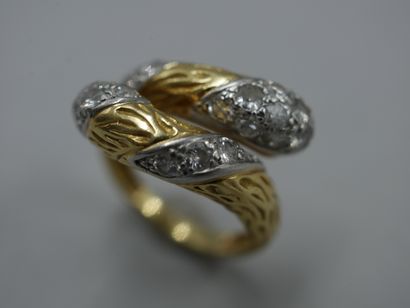 null MAUBOUSSIN - Bague en or jaune et platine à décors de flamèches serties de diamants...
