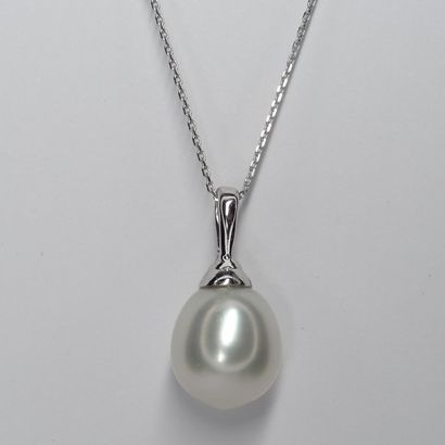 null Pendant drop decorated with a white cultured pearl from the South Seas - Diameter...