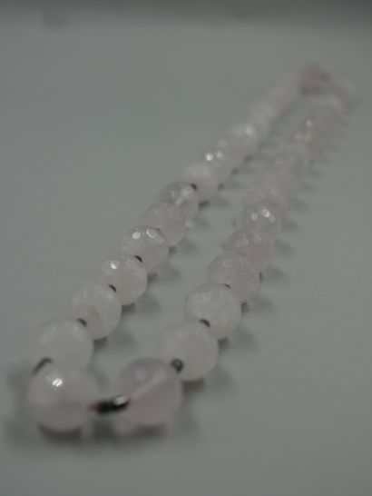  Collier de boules de quartz rose facettées entrecoupées de perles d'hématite