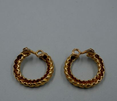 null Pair of ear clips in yellow gold - PB : 18,93gr - Diameter 2,8cm