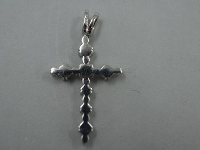 null Cross pendant in white gold with diamonds - PB : 2,20gr