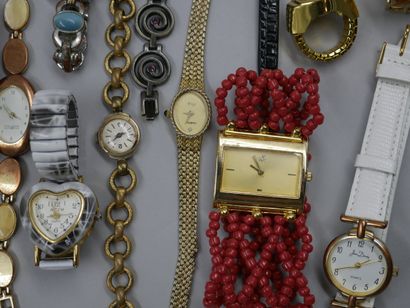  Lot de diverses montres et bijoux fantaisies années 1950/1970