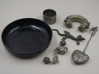 null Lot : bijoux ethniques en argent et métal